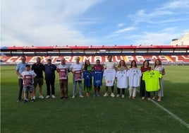 La presentación tuvo lugar en el estadio almendralejense