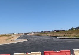 Uno de los viales ya asfaltados que ofrecerá una nueva salida a la Circunvalación