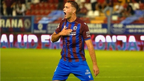 Diego Espejo, autor del primer gol del CD Extremadura ante el Real Unión Club