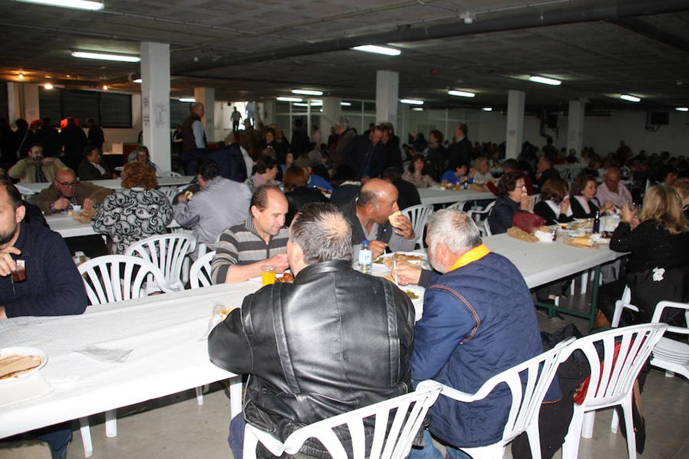 Degustación popular de coles con buche