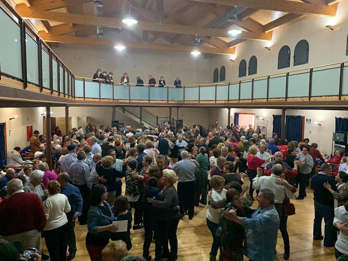 Baile tras la degustación y la rifa