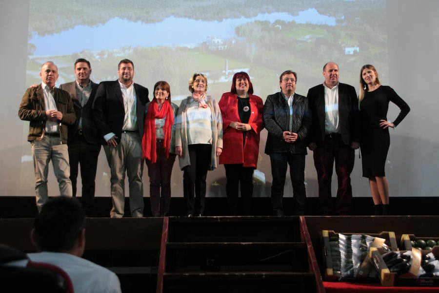 Promotores del proyecto y autoridades, en la presentación del proyecto 
