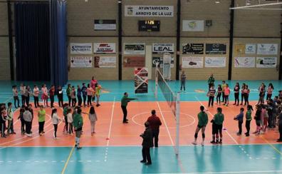 Imagen secundaria 1 - Jornada deportiva del CEIP Ntra. Sra. de la Luz con el Museo Extremeño del Deporte