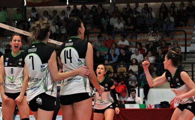El Extremadura Arroyo celebra mañana un Taller de Voley como apoyo a la Carrera de la Mujer de Arroyo de la Luz