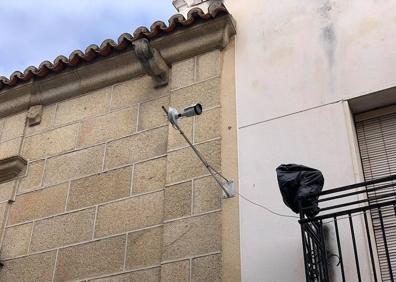 Imagen secundaria 1 - Instalación y vista de una de las cámaras 