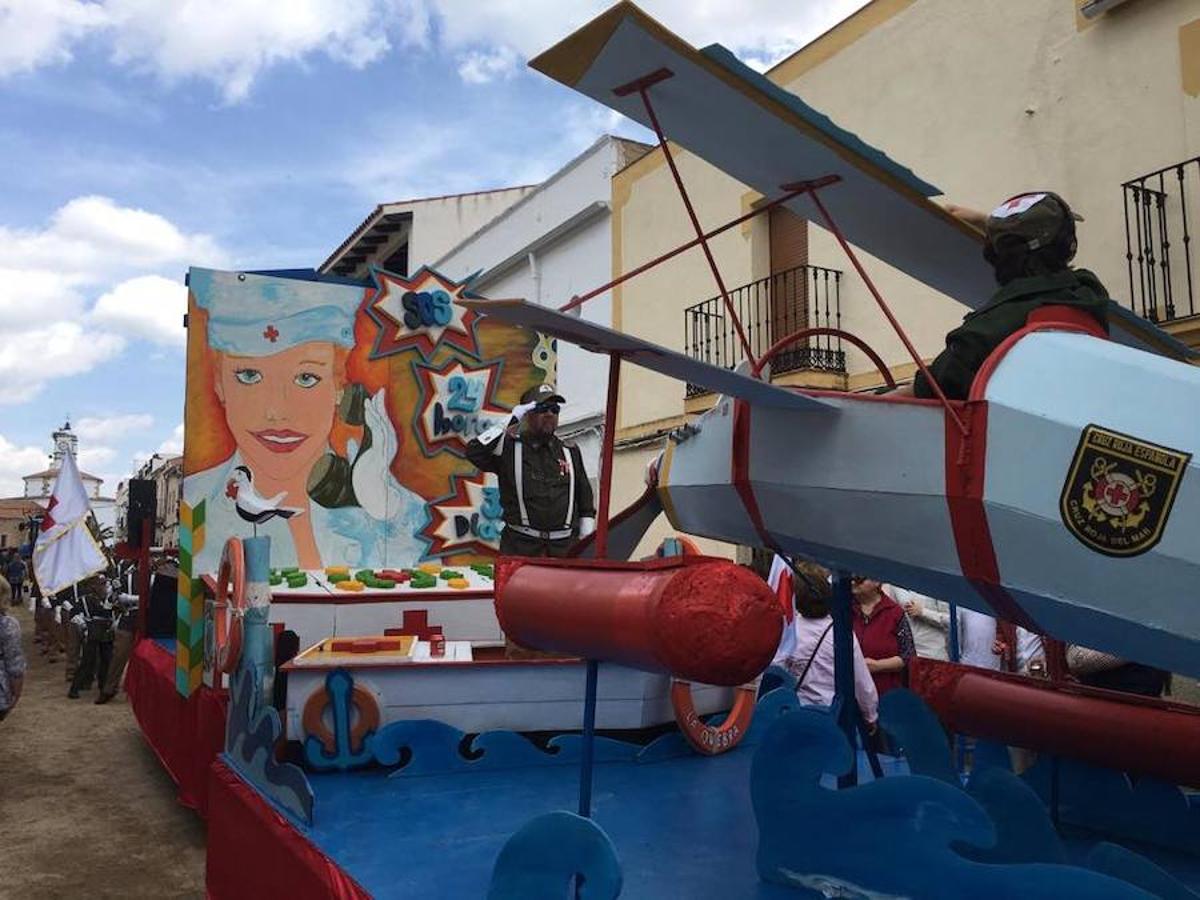 El pasado 22 de abril Arroyo de la Luz volvió a vibrar con el galopar de los caballos que recorrieron la Corredera, ocupada por unas 15.000 personas. En la fiesta participaron 160 jinetes y 4 carrozas, con unos 450 participantes. 