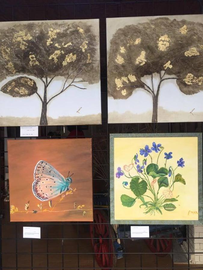 Los 16 alumnos del grupo de adultos de la Escuela Arte 16 inauguraron su exposición final de curso en la Oficina de Turismo de Arroyo de la Luz.