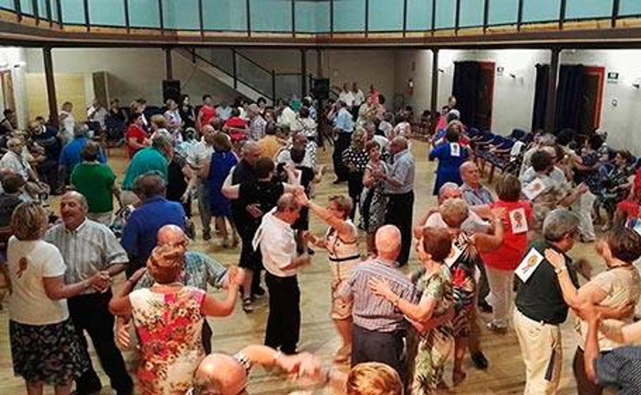 El domingo, baile de mayores en el Corral de Comedias