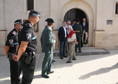 Imagen secundaria 1 - La Guardia Civil de Arroyo de la Luz celebra el día de su Patrona, la Virgen del Pilar