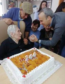 Imagen secundaria 2 - La arroyana Teodora Tejado Padilla cumple 100 años