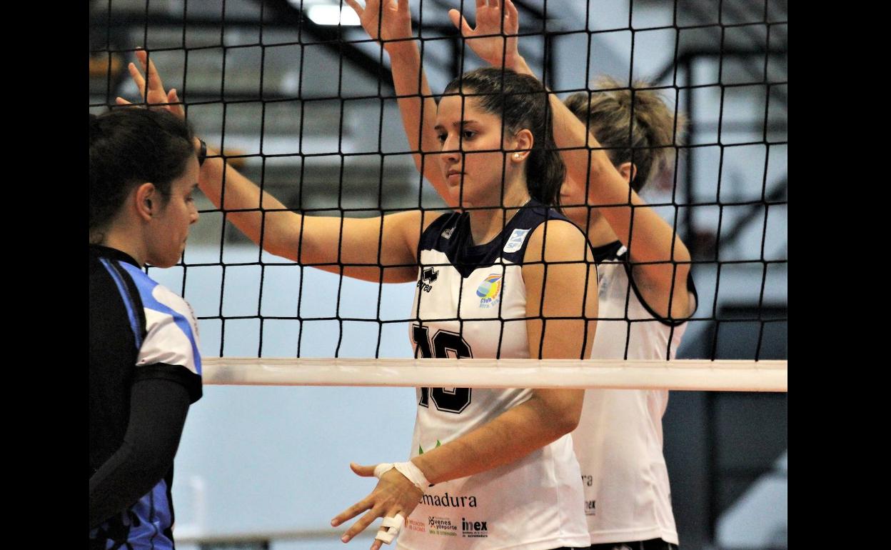 Isabela Quiuqui, mejor bloqueadora de la 18 ª jornada, vuelve a ser decisiva