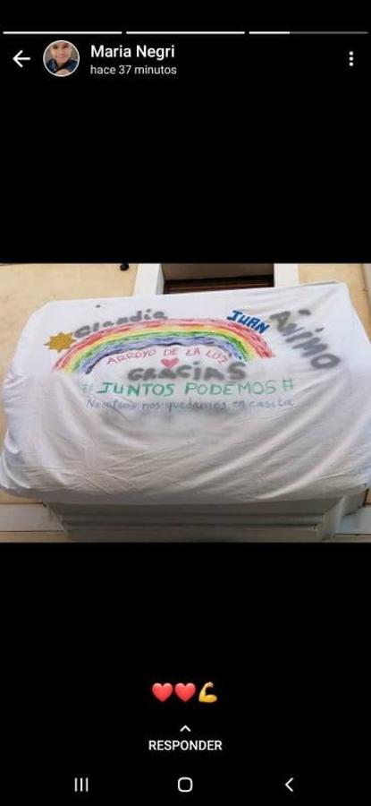 Fotos: Los más pequeños cuelgan mensajes de ánimos en sus balcones