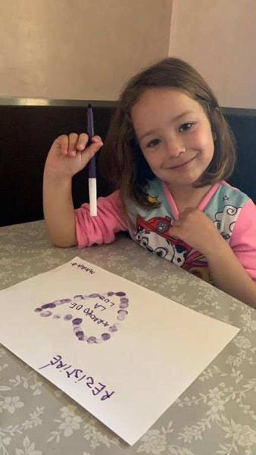 Fotos: Los más pequeños cuelgan mensajes de ánimos en sus balcones