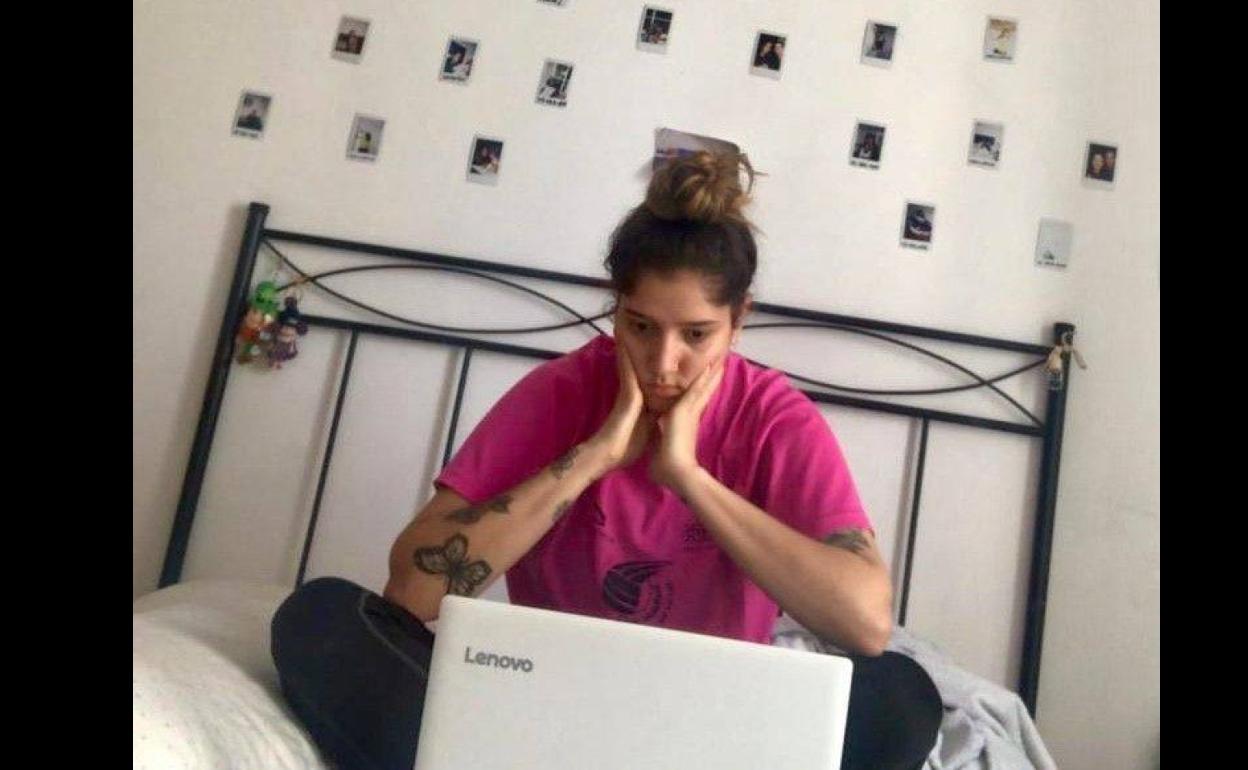 Isabela Quiuqui contacta todos los días con su familia en Brasil para seguir la actualidad de la pandemia allí. 
