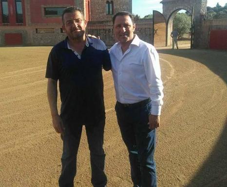 Carlos Javier junto al Maestro Cesar Rincón. 