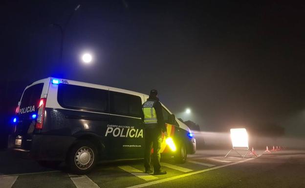 Eduardo Mesa duerante uno de sus turnos en la frontera. 