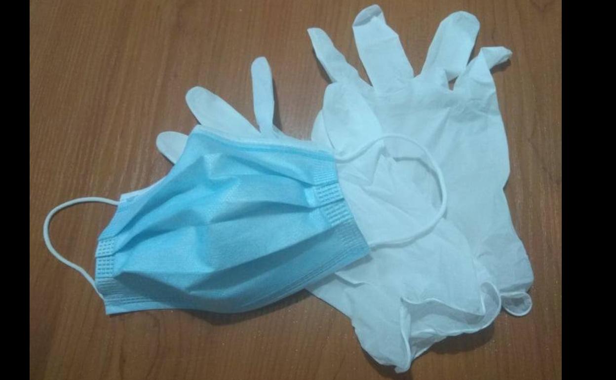 Cómo desechar guantes y mascarillas tras su uso