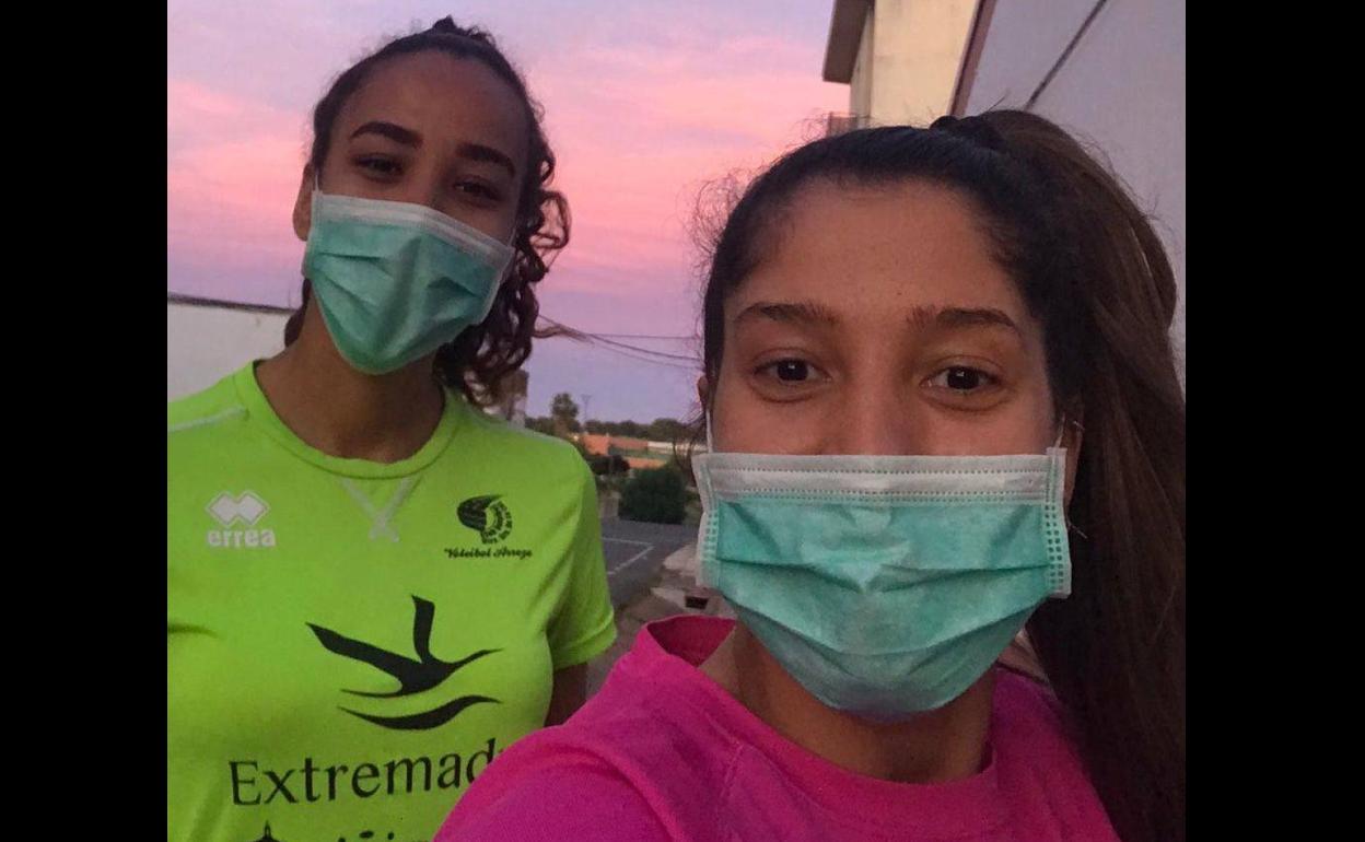 Las brasileñas Quiuqui y Silva vuelven por fin a su país natal tras su confinamiento en Arroyo de la Luz
