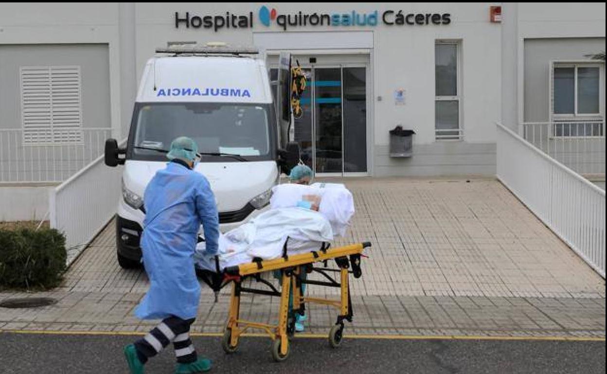 La residencia Quirón, en Cáceres, empezó a recibir mayores de residencias el 19 de marzo.