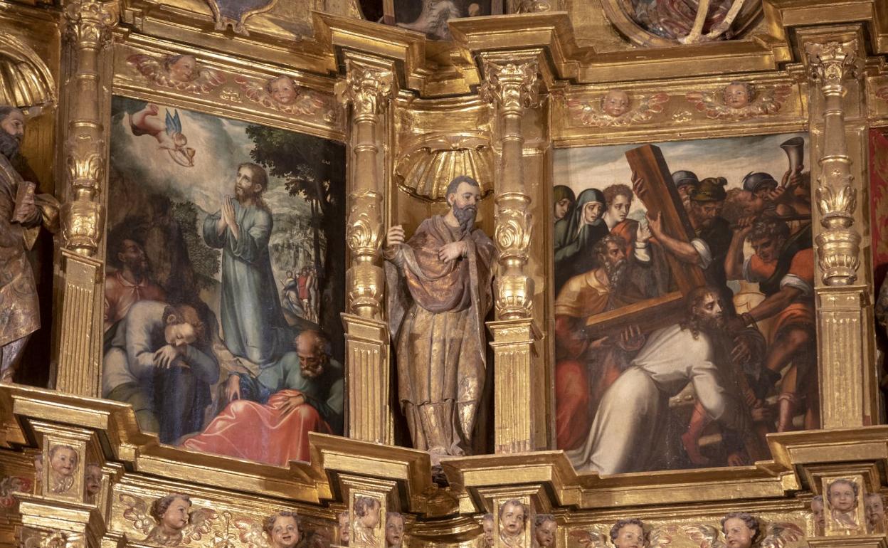 Patrimonio.Dos cuadros de Morales, divididos por una imagen (obra de Hipólito) en el centro. 