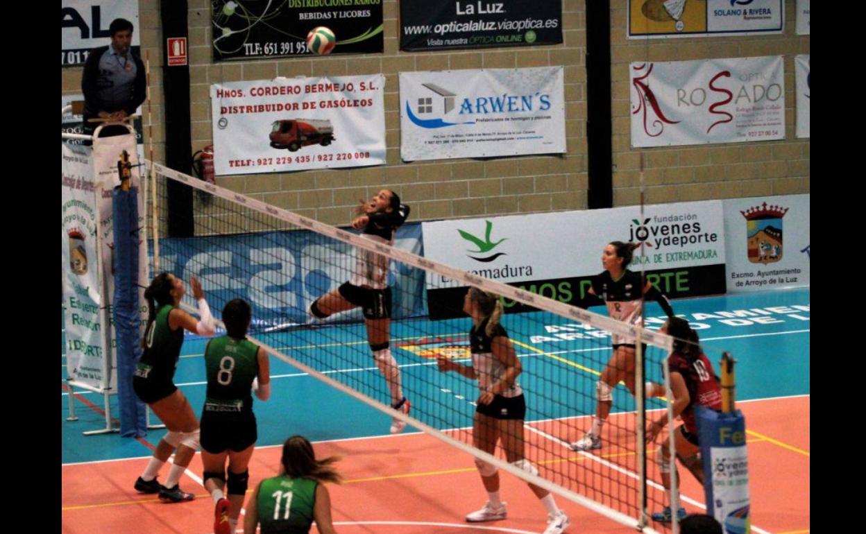 El nuevo Extremadura Arroyo de Flavia Lima ya carbura y derrota 3-1 a un gran Sestao