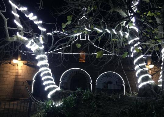 Iluminación de la ermita. 
