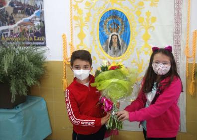 Imagen secundaria 1 - El Colegio Público Ntra. Sra. de la Luz honra a la Patrona de la localidad