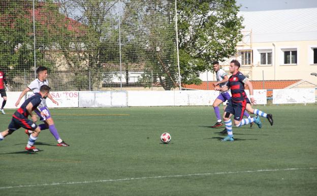 Imagen principal - El Plasencia se impuso en el Municipal de Arroyo de la Luz