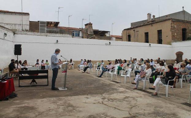 Intervención de Carlos Caro, alcalde de Arroyo de la Luz. 