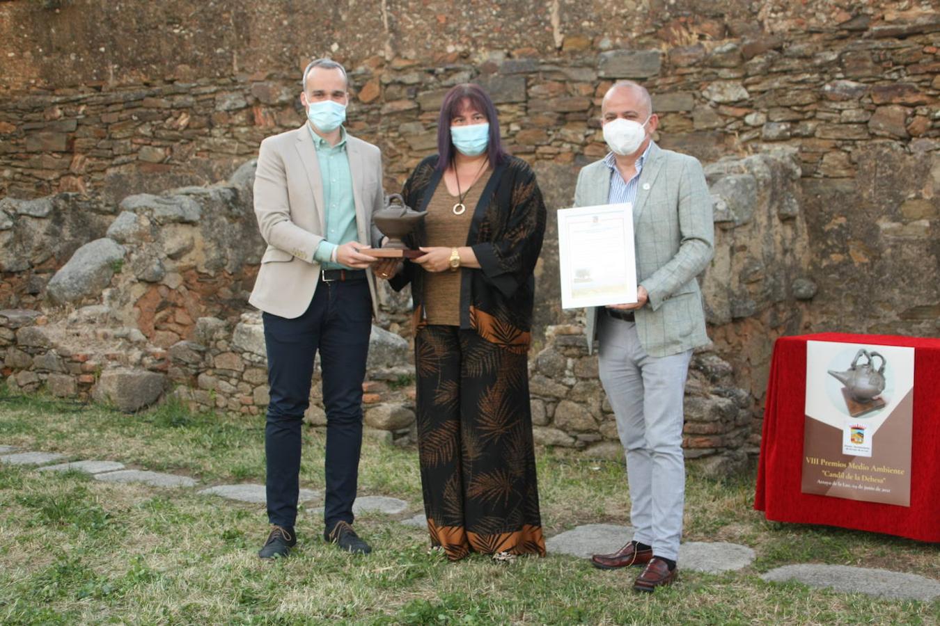 El Premio Regional Candil de la Dehesa fue para Begoña García Bernal, consejera de Agricultura, Desarrollo Rural, Población y Territorio, por el cambio en la forma de trabajar por y para la sostenibilidad ambiental, y en el posicionamiento de la mujer
