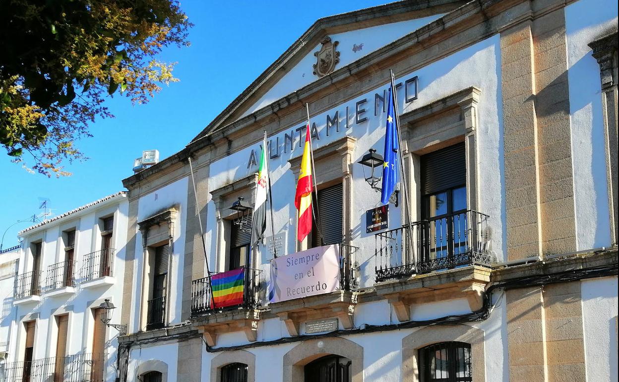 El Ayuntamiento de Arroyo de la Luz se suma a la celebración del Día Internacional del Orgullo LGTBIQ+
