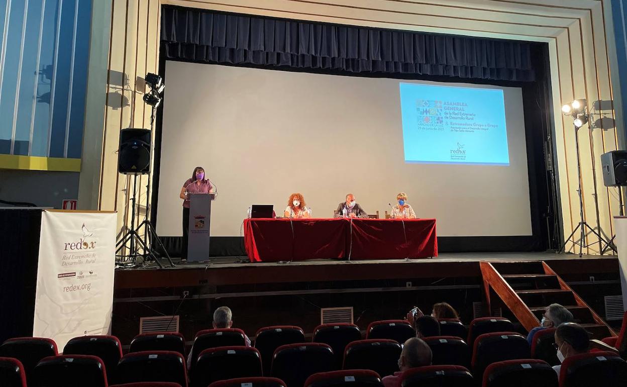 Arroyo de la Luz acoge la clausura de la Asamblea General de la Red Extremña de Desarrollo Rural