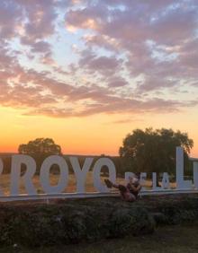 Imagen secundaria 2 - La dehesa fue el escenario de la última sesión del evento de yoga al aire libre
