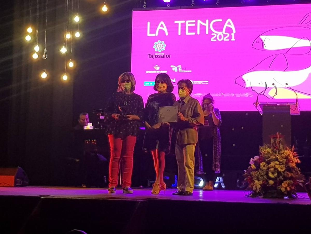 Foto de familia de los premiados y autoridades. 
