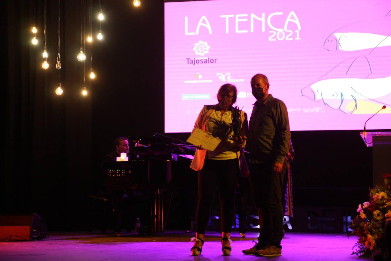 Foto de familia de los premiados y autoridades. 