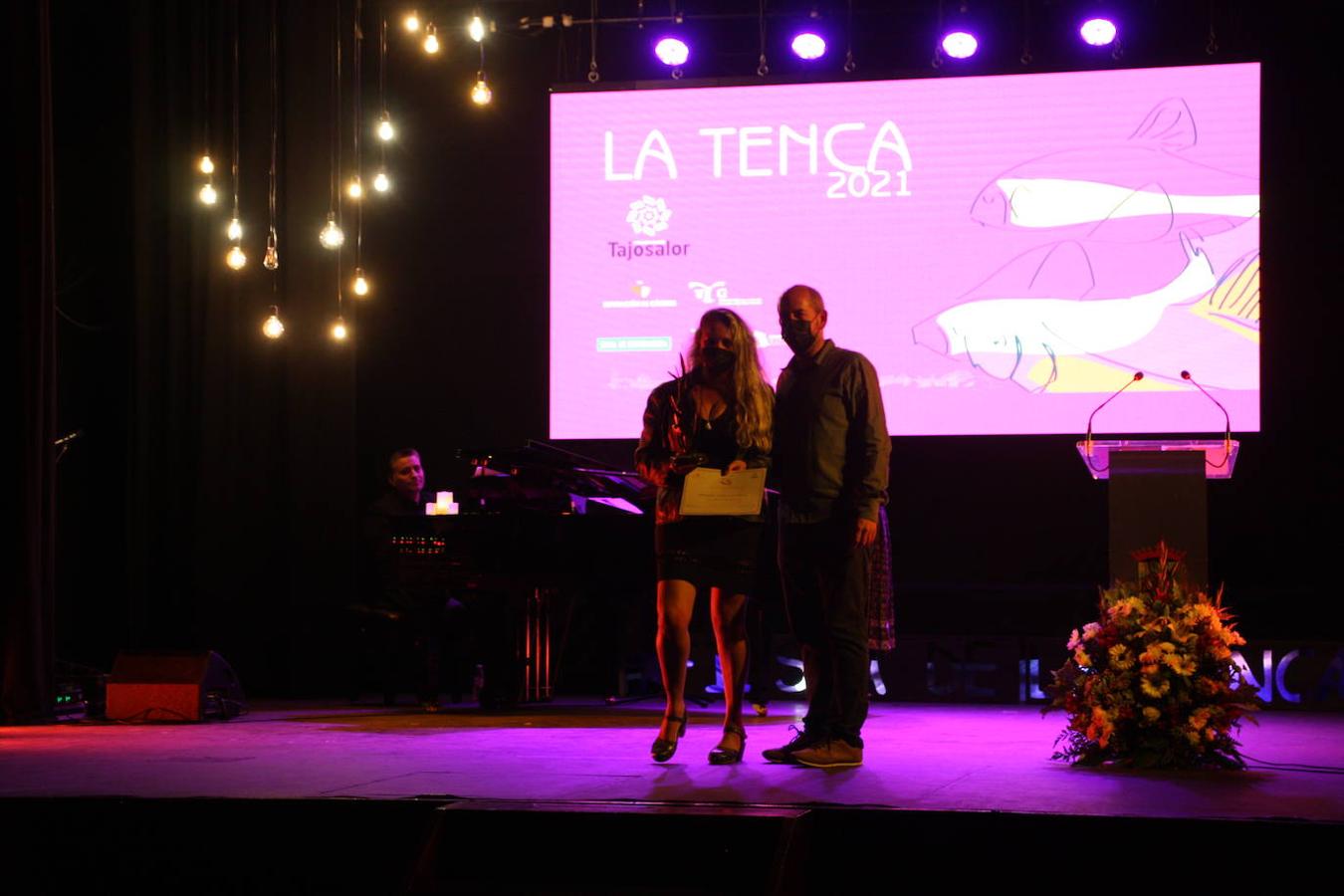 Foto de familia de los premiados y autoridades. 