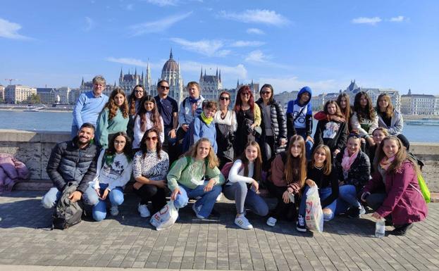 Imagen principal - Diferentes actividades durante la estancia en Budapest. 