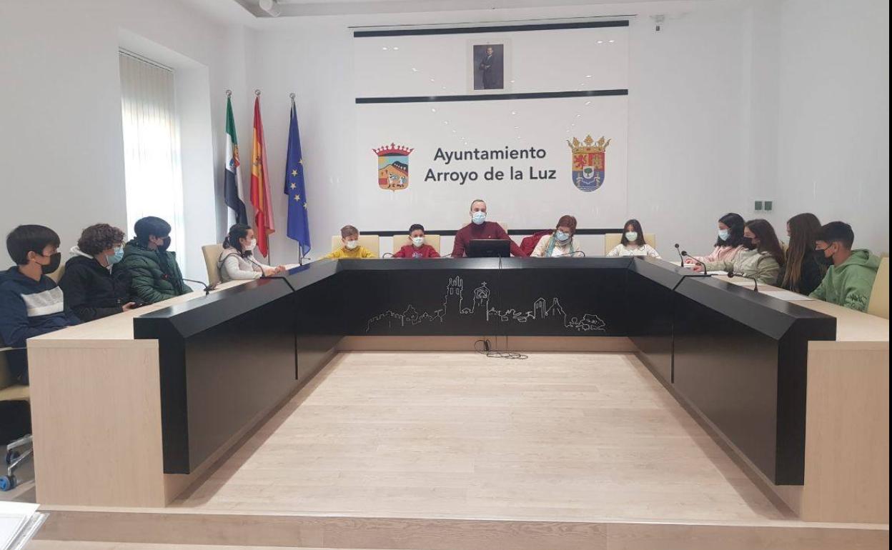 El Consejo de Participación Municipal Infantil-Adolescente celebra el pleno con motivo del 'Día Mundial de la Infancia'