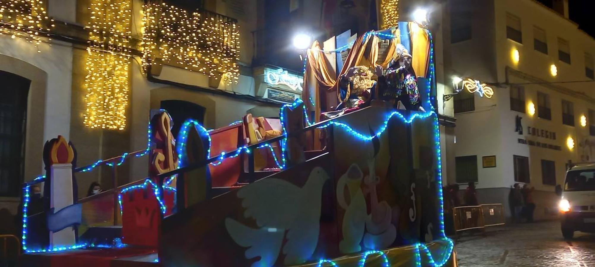 La Cabalgata de Reyes volvió a recorrer las calles arroyanas.