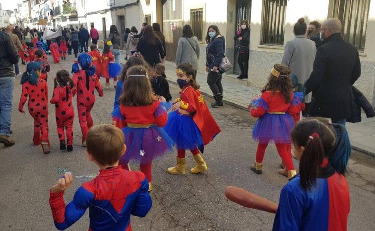 Desfile infantil de carnaval. 