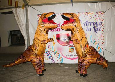 Imagen secundaria 1 - 'Las morenitas que hacen trenzas en la playa', 'Dinosaurios' y 'Maluma'. 