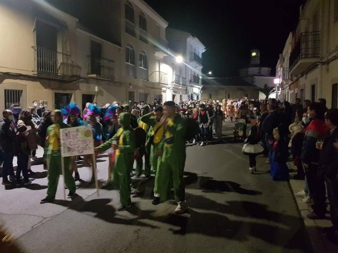 Desfile de adultos.