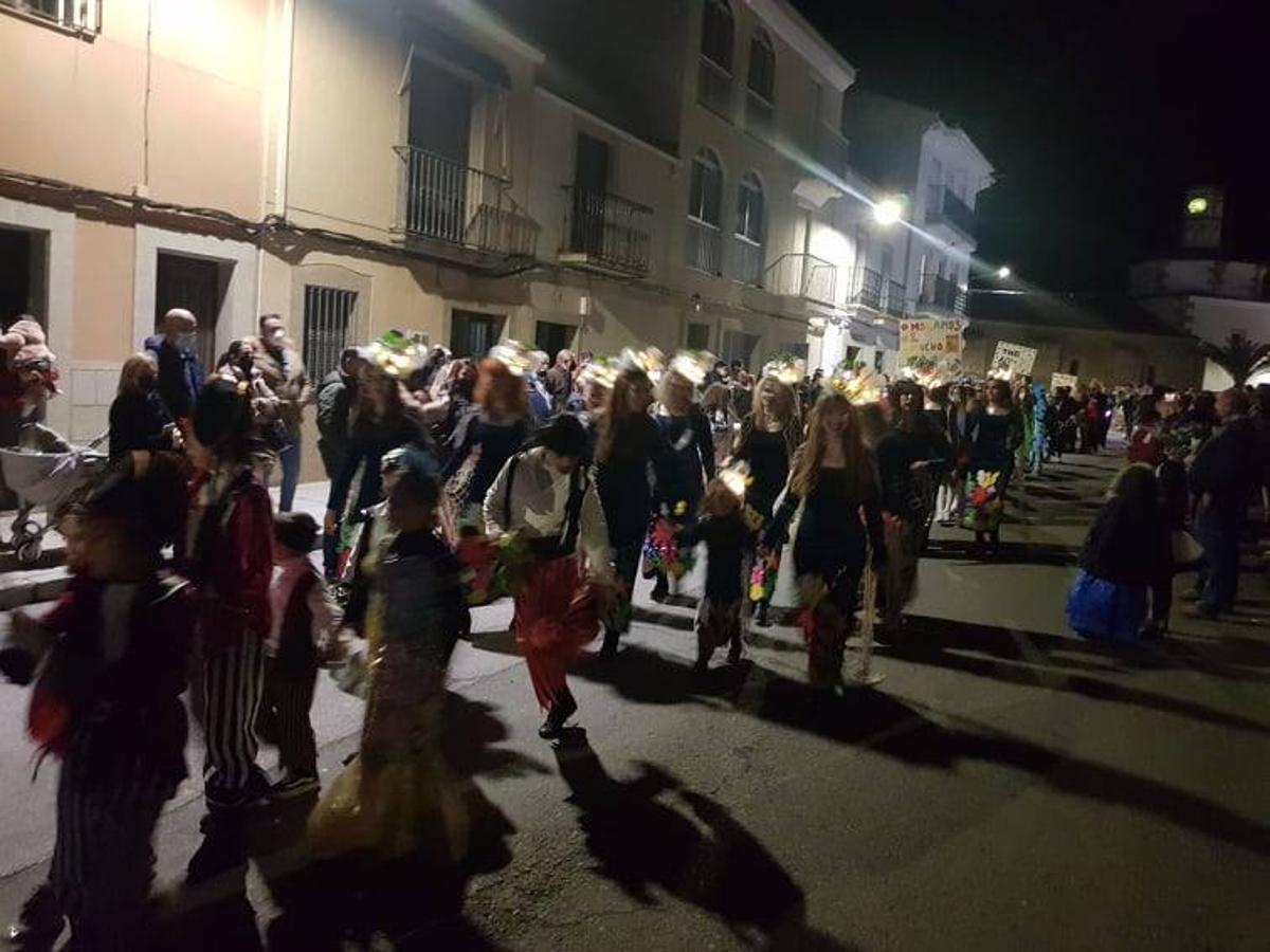Desfile de adultos.