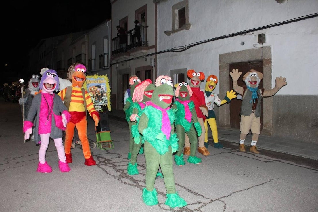 Desfile de adultos.