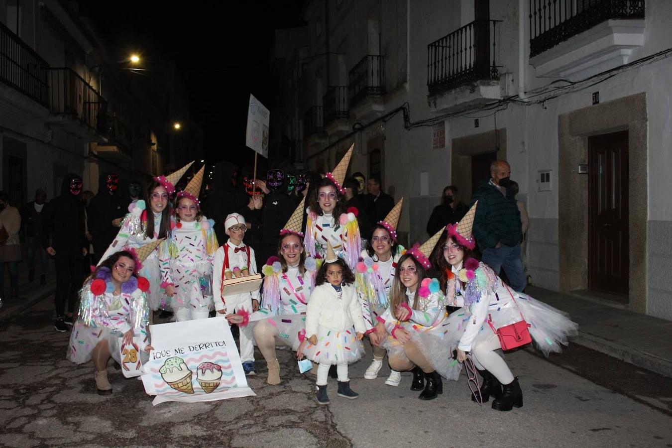 Desfile de adultos.