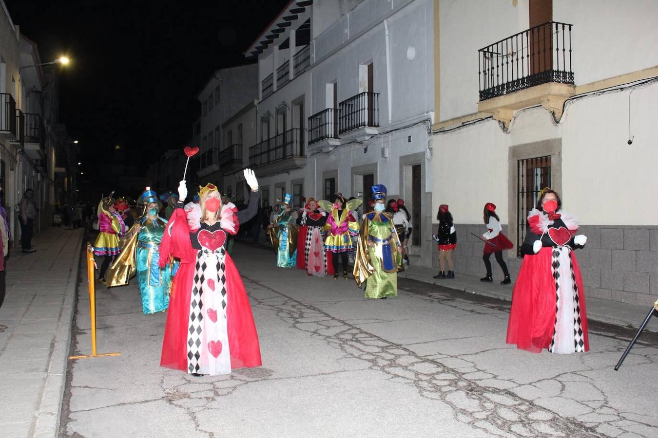 Desfile de adultos.
