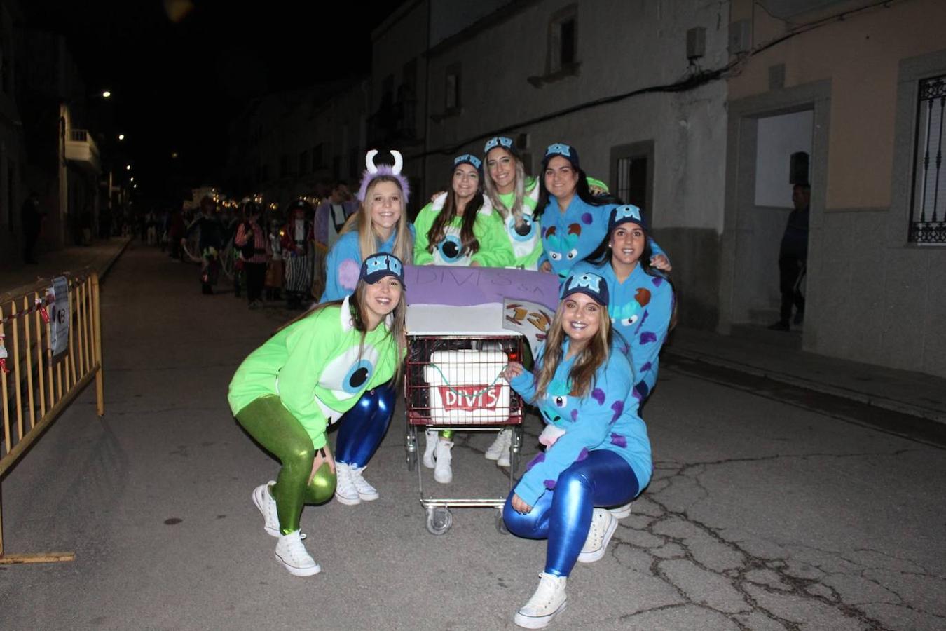 Desfile de adultos.
