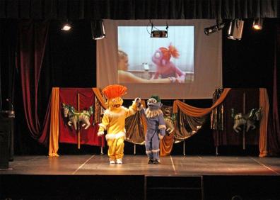 Imagen secundaria 1 - La Gala Solidaria 'Musical de cuento' recauda 805,80 euros para Ucrania