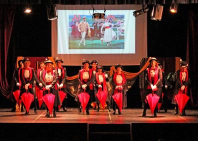 Imagen secundaria 1 - La Gala Solidaria 'Musical de cuento' recauda 805,80 euros para Ucrania