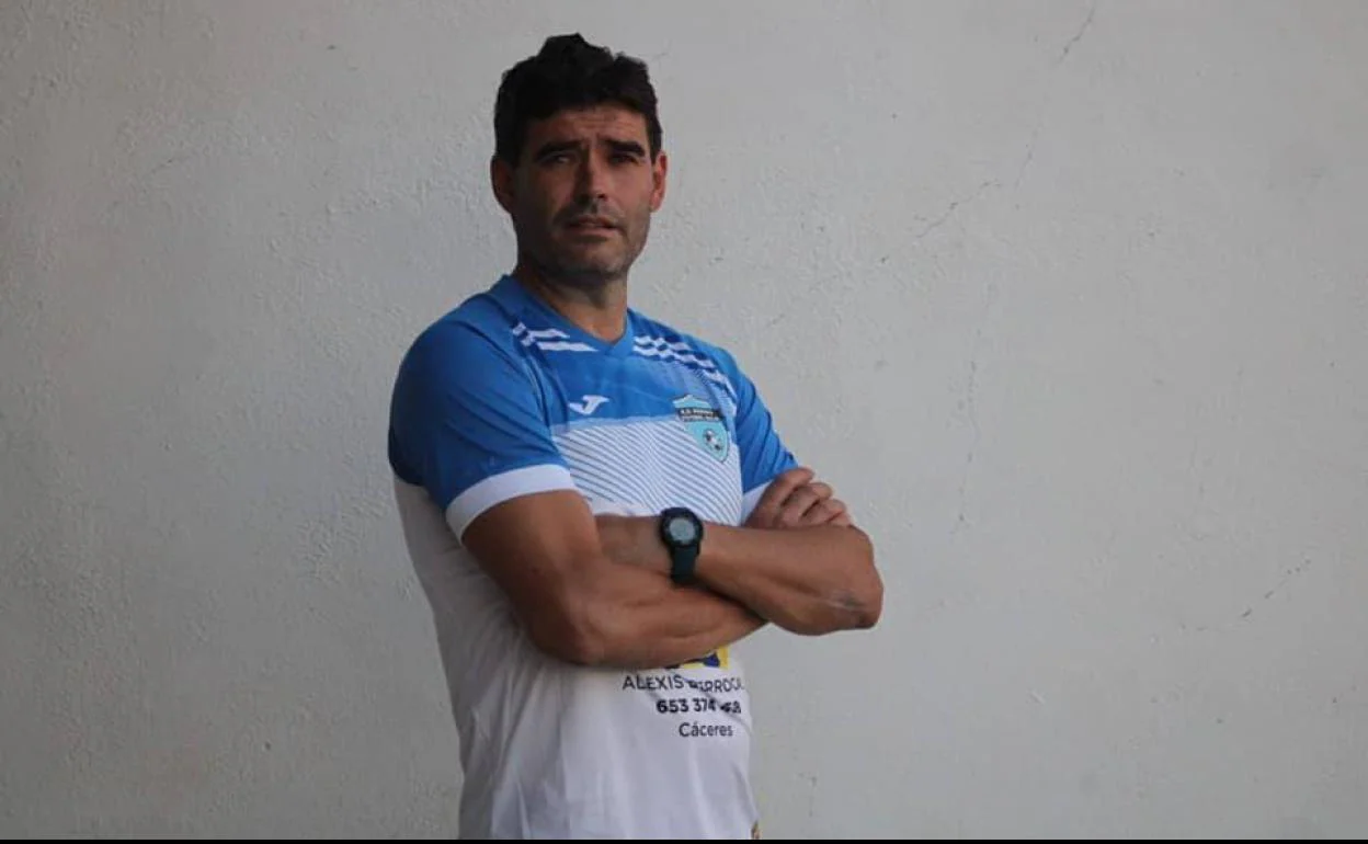 Lorenzo Paares. Entrenador del Arroyo FS. 